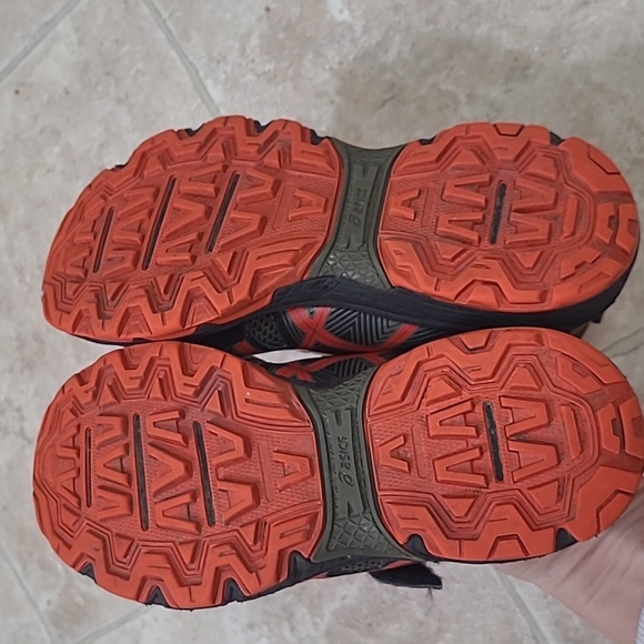 ASICS kids shoes size 2 boys - Picture 4 of 5